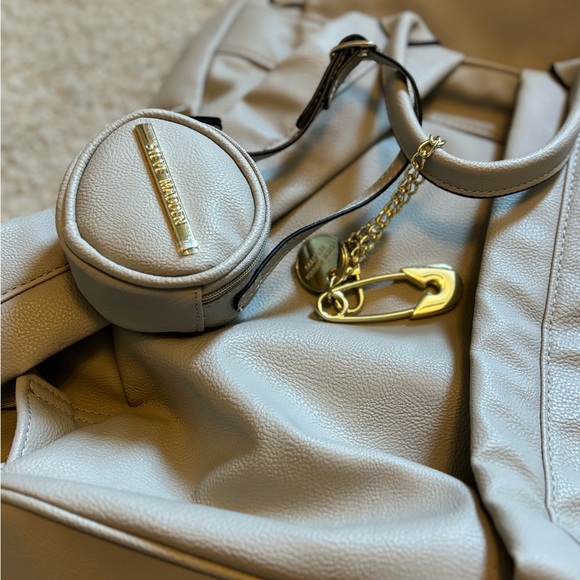NEW Steve Madden Leather Baby Bag - Picture 8 of 9